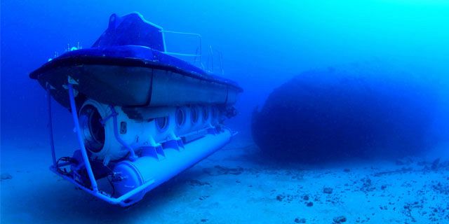 Submarine underwater trip (1)